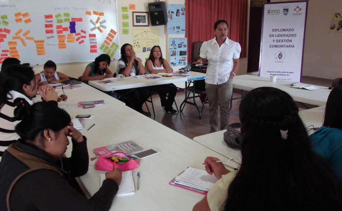 Concluye diplomado en liderazgo