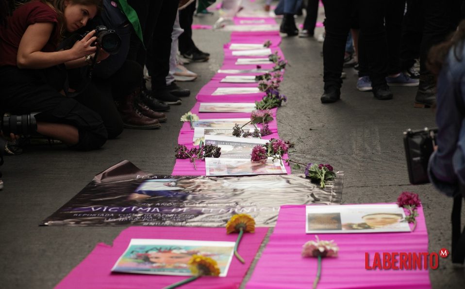 revolucion-femenino-insurreccion-atraviesa-aspectos