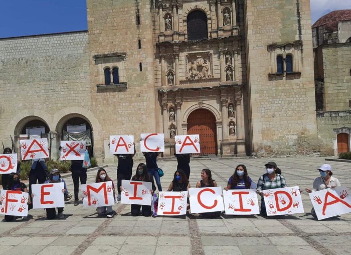 Oaxaca-feminicida-protesta-feminicidios-700×508